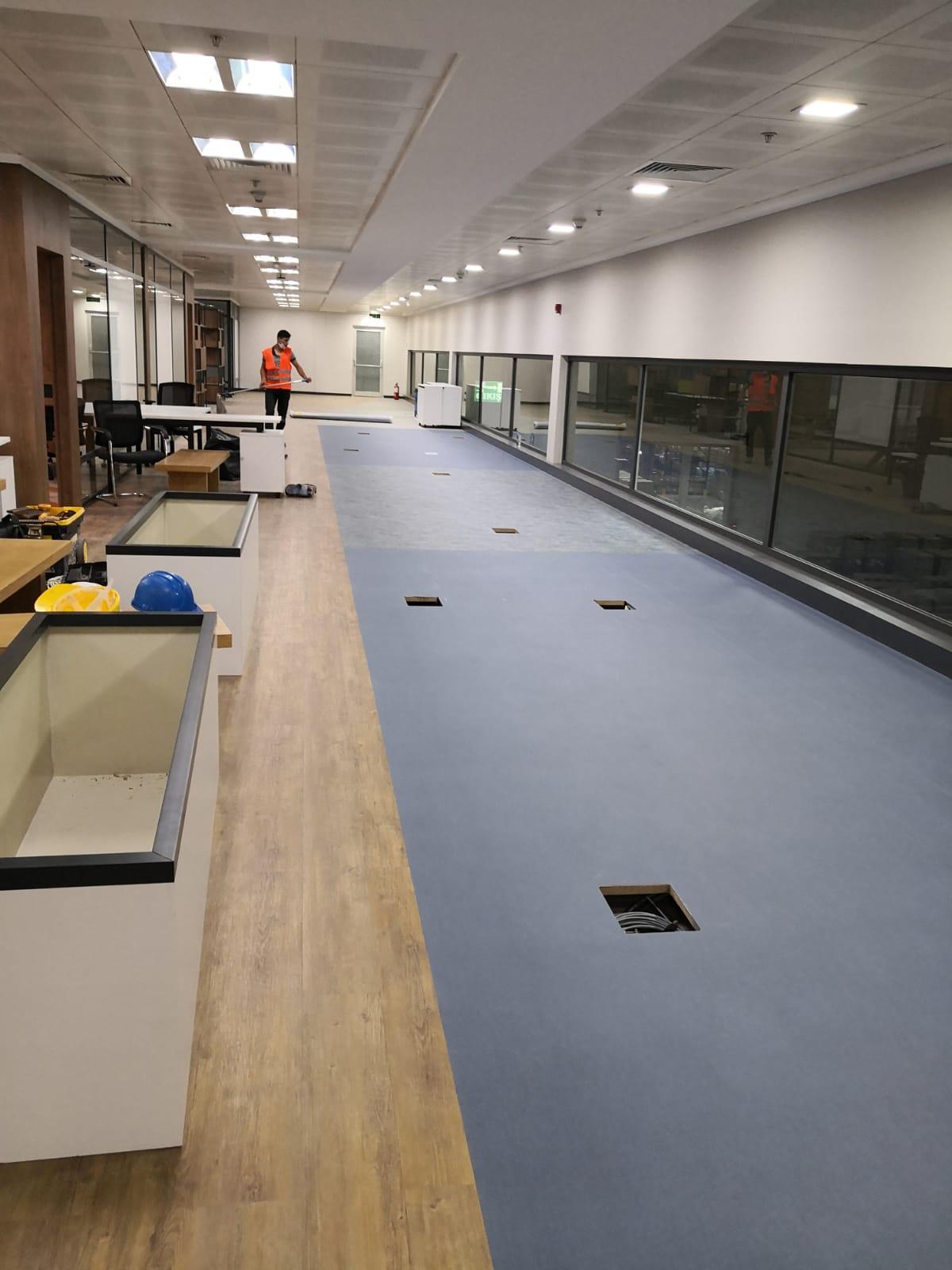 Ofis — Mavi PVC & Ahşap Geçişi