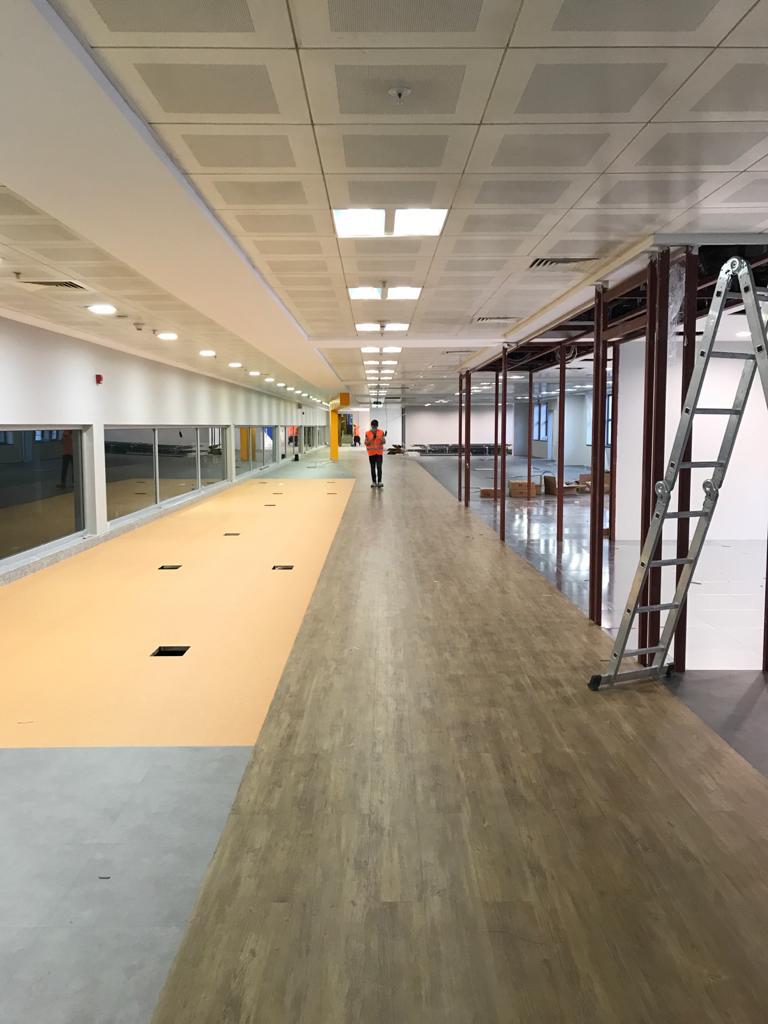 Koridor — Turuncu & Ahşap PVC
