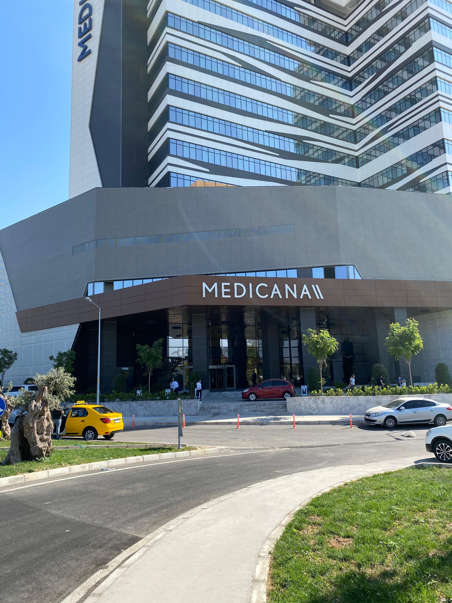 Medicana Hastanesi — Dış Cephe
