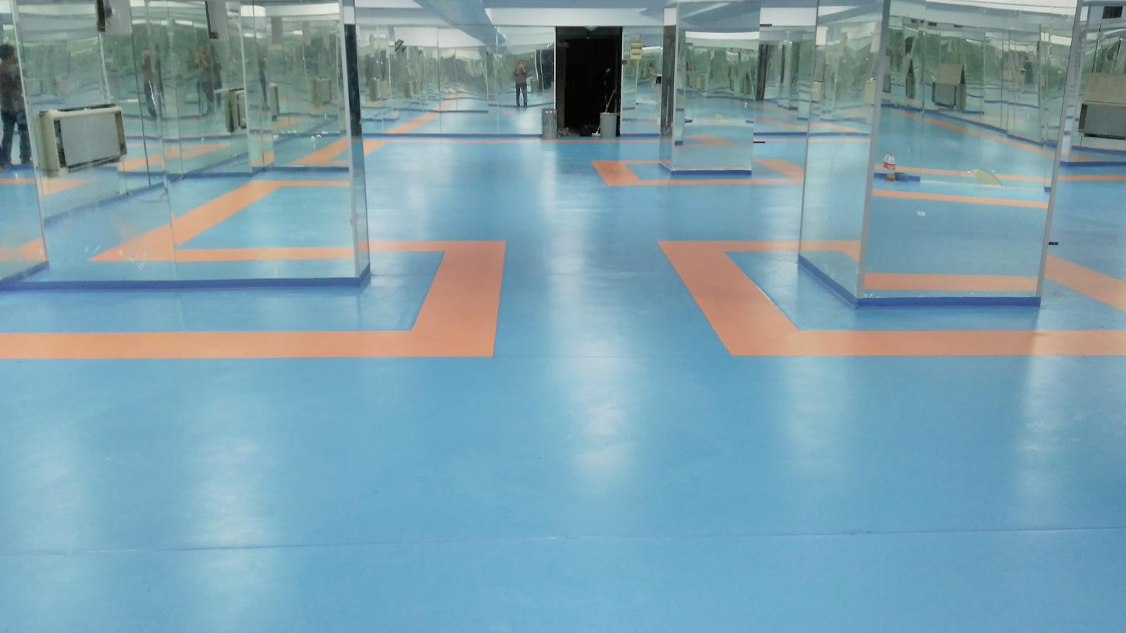 Spor Salonu — Aynalı Mavi & Turuncu PVC