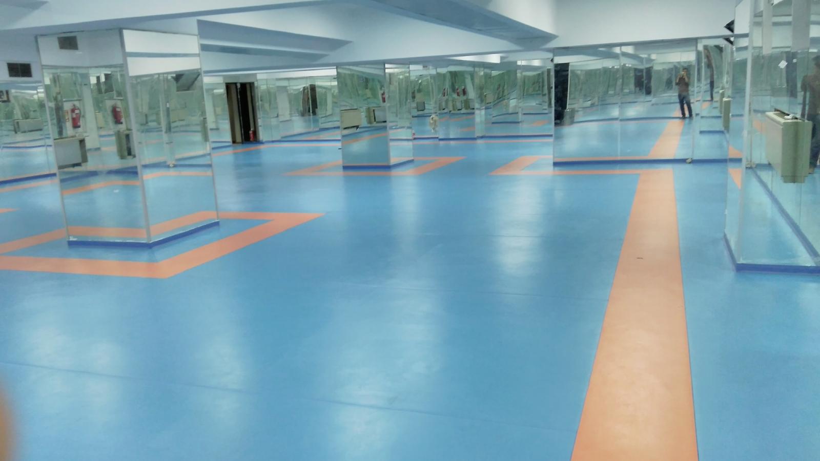 Dans Salonu — Mavi & Turuncu Geometrik PVC