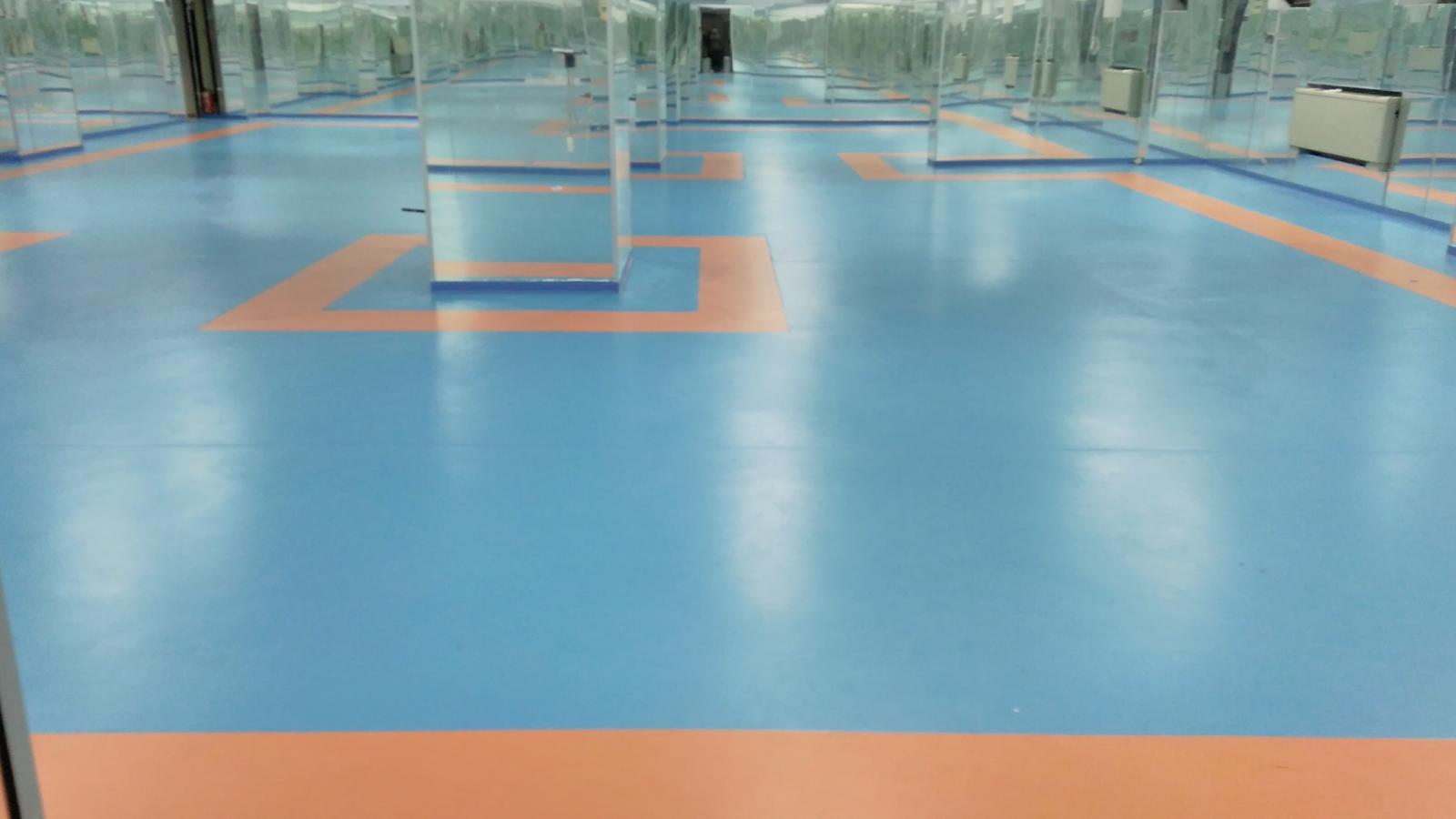 Spor Salonu — Aynalı Mavi & Turuncu PVC Detay